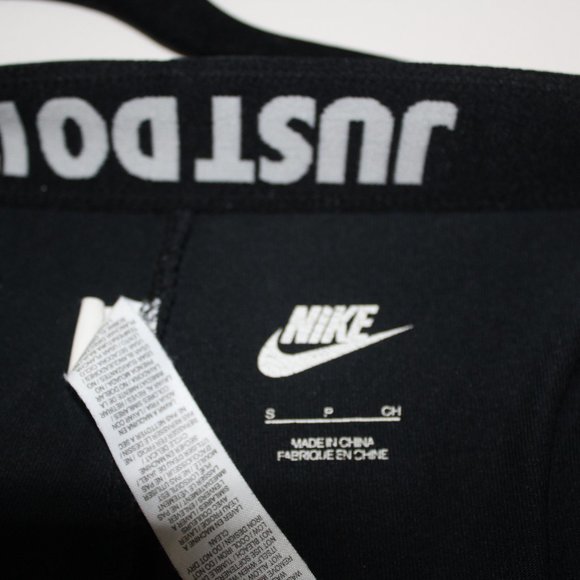 Nike Black Leggings - Picture 2 of 3